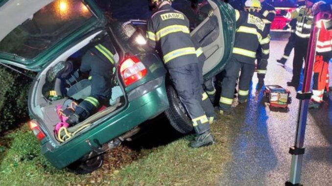 Kolik dopravních nehod přinesl minulý týden? Náraz do betonového mostku řidička nepřežila