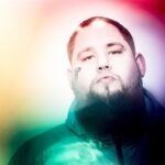 TRENDY V KLIPECH: Sofian Medjmedj útočí na city, Rag’n’Bone Man ztrácí hlavu