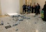 Čech dostal trest vězení za úmyslné rozbití díla čínského umělce Aj Wej-weje