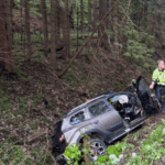 Požádal policisty, aby mu pomohli najít manželku, která měla nehodu