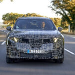 BMW ukázalo první auto z možná revoluční rodiny Neue Klasse, řidičům bavoráků sebere jednu z jejich oblíbených „libůstek”