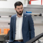 Šéf Bugatti pochopil. Od fanouška elektromobilů se dostal k tomu, že nabídne spalovací vůz