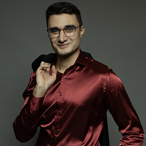 „Když ho neznají, tak ho nehrají“. Uznávaný klavírista o díle Aloise Háby i harmoniu