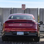 Mercedes potichu zastavil dodávky nových elektromobilů do USA
