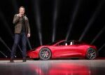 Musk klidní investory po pádu akcií Tesly