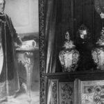 Na zámek Sychrov se vrátil ztracený vyřezávaný příborník a rohanský jídelní servis
