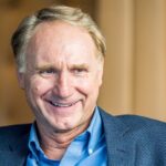 Dan Brown za měsíc dorazí do Prahy, kde má děj nový příběh profesora Langdona