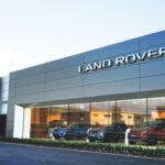 Jaguar a Land Rover už 10 dnů nevyrobily ani jedno auto, s prodeji to není o moc lepší