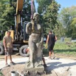 Nový park s altánem a sochou oživí prostor před Rokycanskou nemocnicí