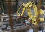 Roboti nahrazují lidi v úmorných profesích a mění pracovní trh, chválí si robotické firmy