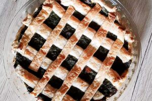 Špenát trochu jinak. Recept na mřížkový špenátový koláč