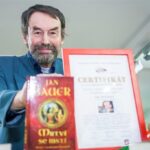 Zemřel spisovatel rekordman Jan Bauer