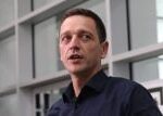 Režisér dokumentu o Grolichovi: Smějeme se tomu, co politici dávají na sítě. Ale je za tím poptávka Režisér dokumentu o Grolichovi: Smějeme se tomu, co politici dávají na sítě