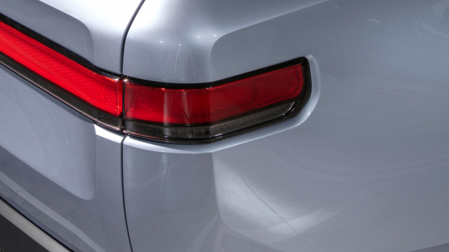 Další majitel poznal skrytou cenu elektromobility, za opravu ťukance mu servis naúčtovat přes 460 tisíc