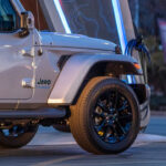 Jeep žádá majitele statisíců aut z posledních let, aby je parkovali daleko od domů, mohou shořet