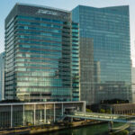 Nissan si prodal střechu nad hlavou