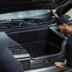 Nová levná auta značky financované Jeffem Bezosem nebudou mít ani jeden oficiální servis, je to menší revoluce