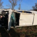 Řidička na Českolipsku podcenila počasí a dvakrát přetočila auto přes střechu Řidička na Českolipsku podcenila počasí a dvakrát přetočila auto přes střechu