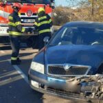 V Hrušovanech nad Jevišovkou se srazila dvě osobní auta. Hasiči vyprostili jednoho člověka V Hrušovanech nad Jevišovkou se srazila dvě osobní auta