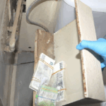 VIDEO: Kriminalisté rozkryli obří výrobu drog v našem kraji! Pachatelé vyrobili několik desítek kil drogy