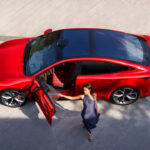 Číňané, kterým spadlo auto ze schodů při snaze napodobit Land Rover, se teď chtějí zkusit neztrapnit v Le Mans