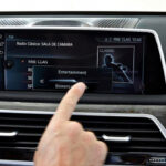 Interiéry bez tlačítek jsou ta nejnebezpečnější věc v moderních autech, říká studie