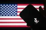 TikTok prodá své americké aktivity investorům z USA. Čínské sociální síti jinak hrozil konec na tamním trhu