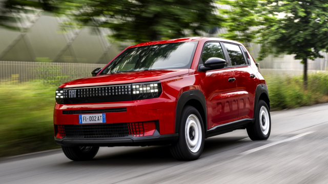 Fiat chce pod tíhou regulací omezit rychlost svých aut výrazně pod dálniční maximum, tomu se říká pokrok