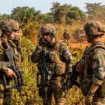 Macron chce poslat 10 000 vojáků na Ukrajinu. V zákulisí padlo číslo, které teď budí otázky Macron chce poslat 10 000 vojáků na Ukrajinu