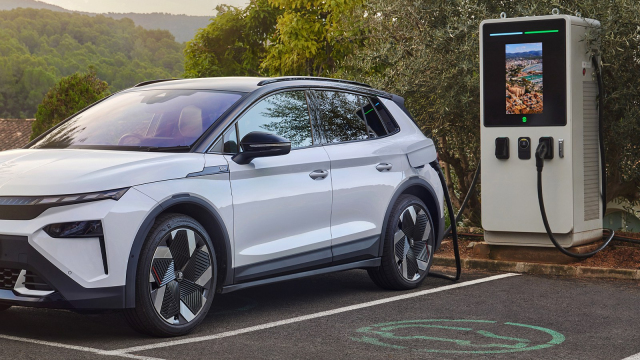 Němci dva roky po ukončení dotací na elektromobily začali jejich prodej znovu dotovat, nic zoufalejšího si nejde představit