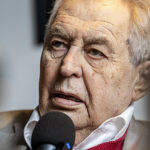 Vzniká biografie Miloše Zemana. Píše ji historik Macháček, autor Gustáva Husáka Vzniká biografie Miloše Zemana