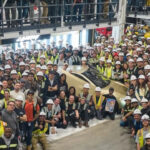 Tesla říká, že spustila výrobu svého autonomního taxíku. Ten ale pořád nefunguje, spíš tak odvádí pozornost od jiných „úspěchů” Tesla říká, že spustila výrobu svého autonomního taxíku