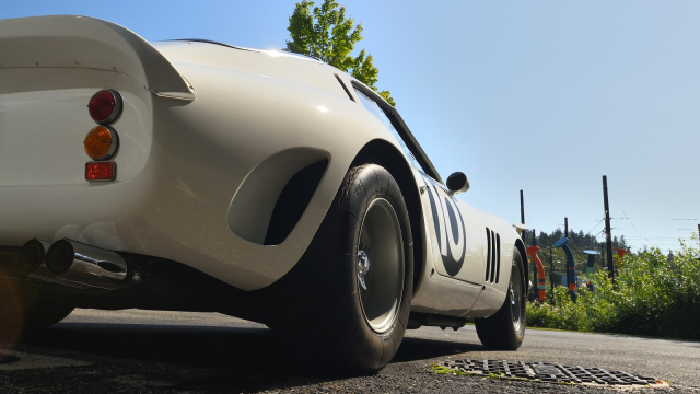 Už se ví, kdo dal skoro miliardu za jedno z nejdražších aut všech dob, unikátní bílou vránu mezi nejcennějšími Ferrari