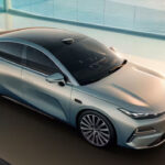 Číňané za 438 tisíc Kč prodávají silné pětimetrové luxusní auto se spotřebou 3,3 litru na 100 km