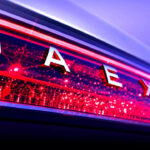 Do loňska neexistující čínská značka prodejně drtí drahé Evropany. Na její auto nestačí nejlepší BMW, Mercedesy a Porsche ani dohromady Do loňska neexistující čínská značka prodejně drtí drahé Evropany