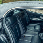 K mání je jedno z pouhých tří kdy vyrobených moderních čtyřdvéřových Bugatti, tohle nikdy pořádně nevyjelo K mání je jedno z pouhých tří kdy vyrobených moderních čtyřdvéřových Bugatti, tohle nikdy pořádně nevyjelo