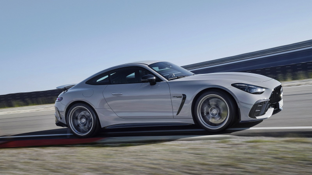 Mercedes přiznal, že jeho otylé AMG GT už zákazníky Porsche neoslovuje, místo toho boduje v docela jiných vodách