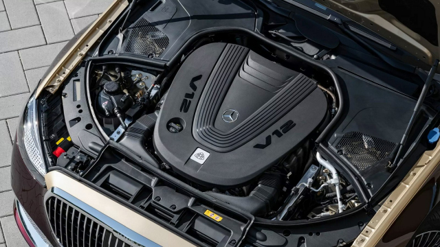 Mercedes zkusil vysvětlit, proč už vám neprodá motor V12, i když sliboval opak, jen si tím dál škodí