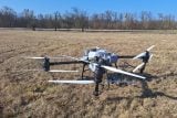 Na bzučivý problém bzučivé řešení. Drony na hubení komárů nakupují obce u Litovelského Pomoraví