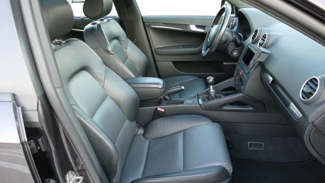 K mání je krásná, nevyužitá vzpomínka na doby, kdy jste motor V6 s pohonem 4×4 a manuálem mohli mít i v autě o velikosti dnešní Fabie