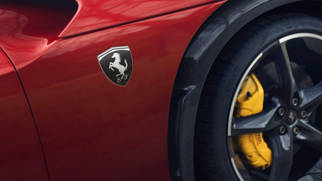 Ferrari se s pomocí „pohřebního paketu” pokouší dokázat, že jeho SUV skutečně není SUV, jak tvrdí