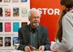 ‚Jak naložíme s tím, co nám bylo dáno?‘ ptá se držitel Nobelovy ceny za literaturu. Byl hostem Světa knihy ‚Jak naložíme s tím, co nám bylo dáno?‘ ptá se držitel Nobelovy ceny za literaturu