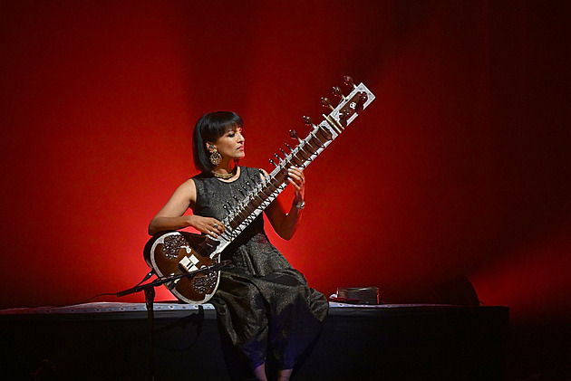 Návraty i premiéry. Jubilejní ročník Prague Sounds nabídne Lenku Dusilovou či Anoushku Shankar