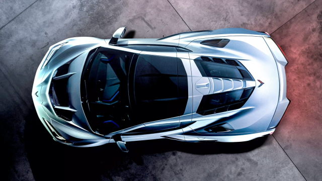 „Bugatti pro chudé” ve sprintu vykleplo i tisícikoňové Lamborghini. Ani si neškrtlo, i když dostalo náskok