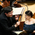 GLOSÁŘ: Telefonát v orchestru, elegán Faust a večírek u Stvořitele