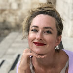 Maminka je pryč, starejte se sami. Eva Střihavková pokřtí nový román Můry Maminka je pryč, starejte se sami