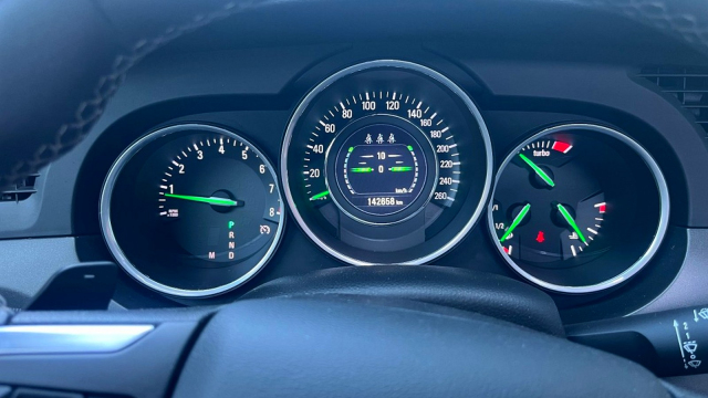 Těsně před krachem Saabu mělo firmu zachránit tohle auto. Přišlo už moc pozdě, 1 z pouhých 19 vyrobených kusů špičkové verze je teď k mání