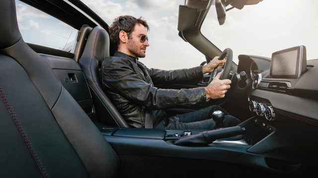 „Trapič supersportů” prohnal po nejnáročnějším okruhu světa 184koňové auto. A náramně se bavil, i když byl vlastně pomalý