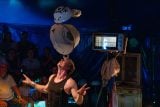 Vystoupení na řece i na mostě. Český Krumlov se během festivalu Cirkusové meandry promění v šapitó