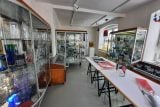 Z každého kraje jeden nejlepší výtvarník. Čtrnáct žáků si v Kamenickém Šenově zkouší práci se sklem